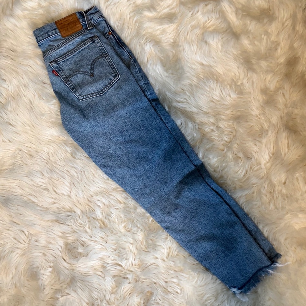 Levi’s Wedgie Jeans size 27 fit like a 25/26